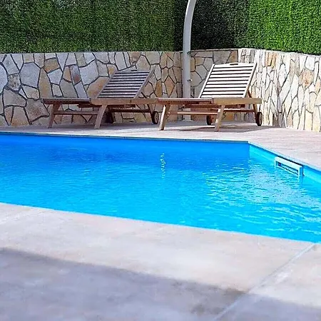 Amoretta Comfortable 3* Malinska